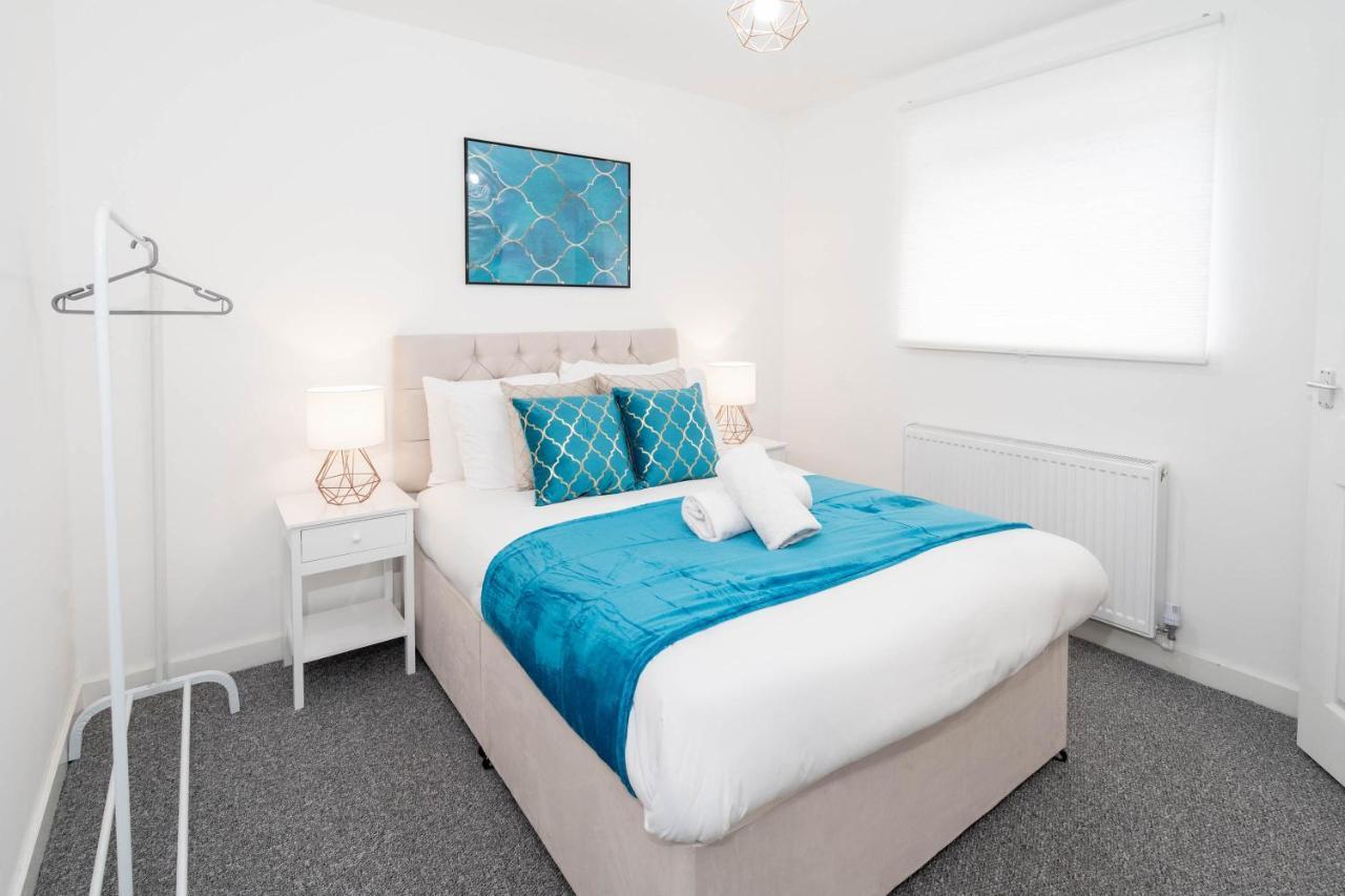 Two Bedroom Apartment - En Suites - Smart Tv'S - Wifi - Netflix - Bearwood เบอร์มิงแฮม ภายนอก รูปภาพ